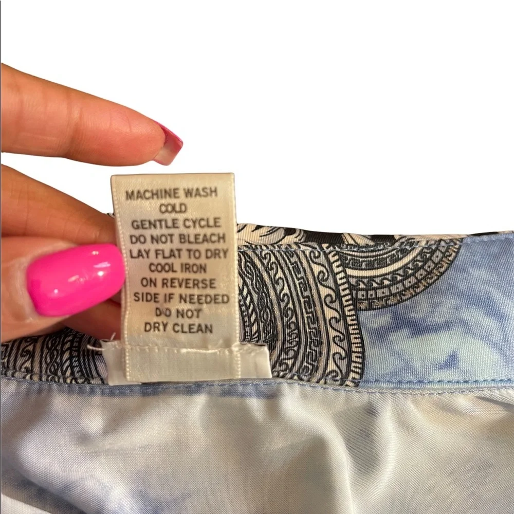 Cache-Stunning In Blue - Picture 5 of 5